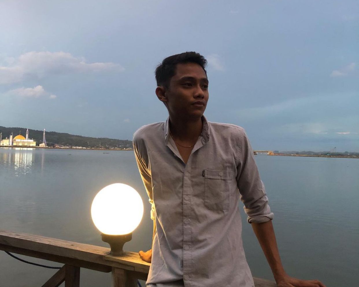 Habiskan Waktu untuk Bekerja, Pemuda Ini Bisa Beli Kendaraan dan Biayai Kuliah