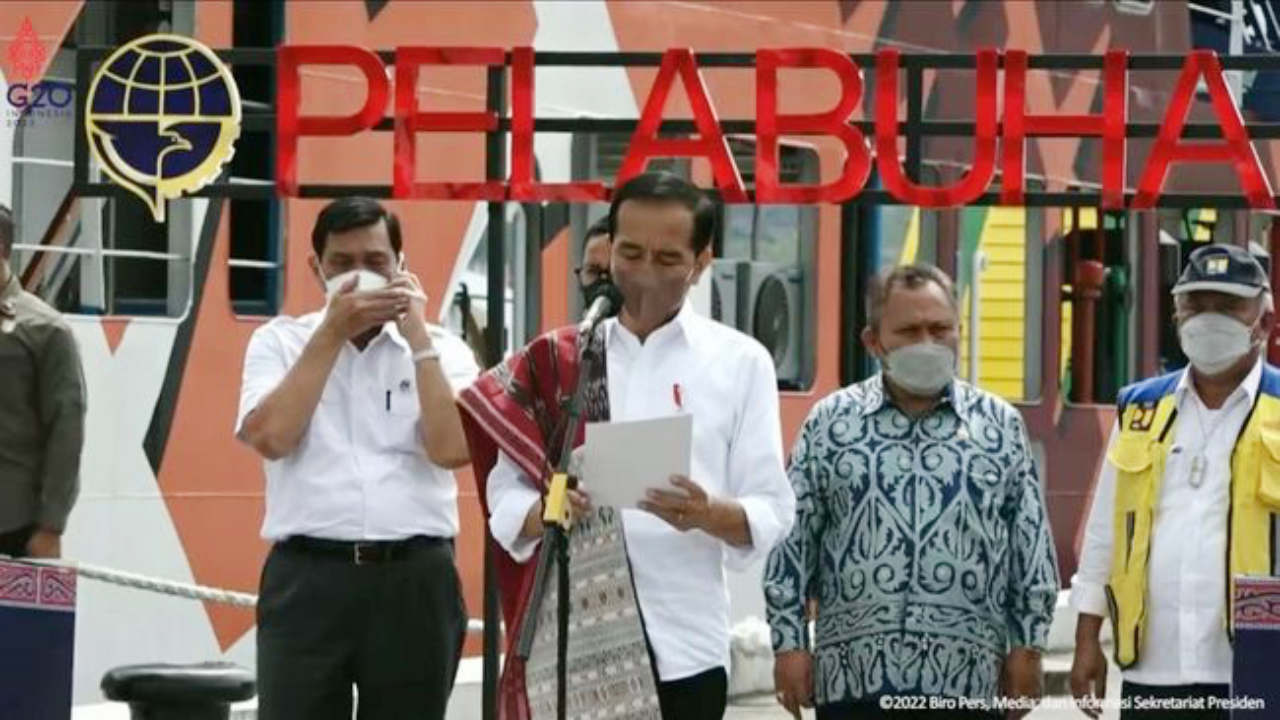 Viral: Luhut Sibuk Terima Telepon saat Jokowi Pidato, Ternyata Ini Peneleponnya