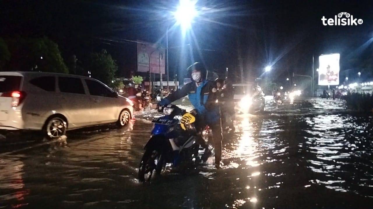 Banjir Genangi Sejumlah Ruas Jalan di Kota Kendari