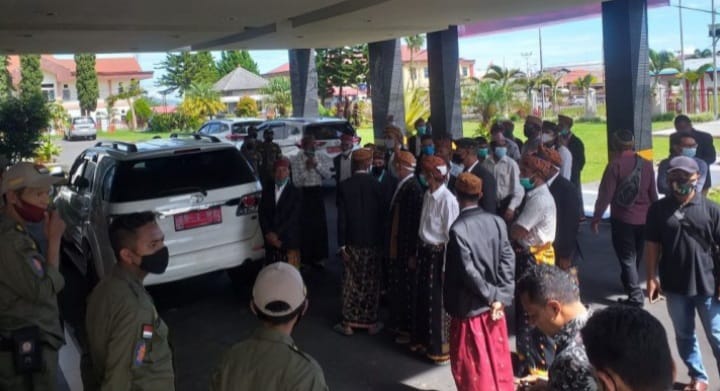 Baru Dilantik, Kepsek SMPN 1 Cancar NTT Dinilai Sewenang-Wenang ke Kepsek Lama