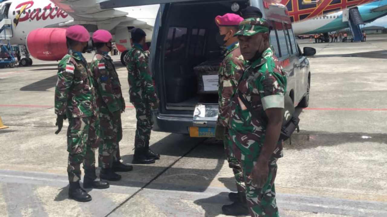 Dari Papua, Jenazah Lettu Anumerta Muhammad Ikbal Diberangkatkan ke Makassar Hari Ini