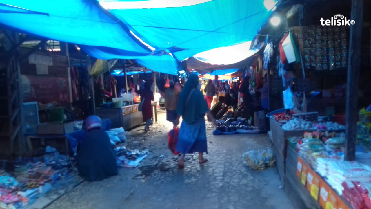 Keunikan Pasar Sentral Ranomeeto, Aneka Makanan Tradisional Dijajakan