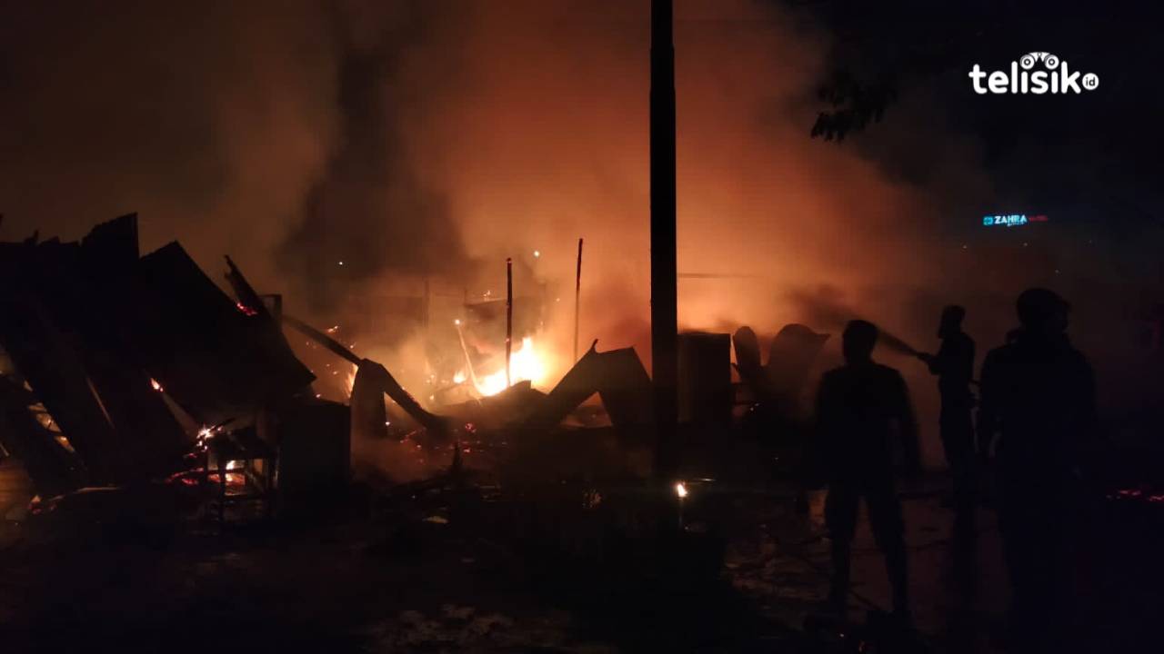 Kios Depan SPBU Tapak Kuda Kendari Terbakar