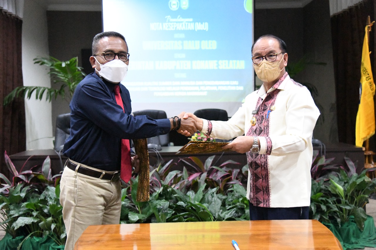 Dukung Percepatan Pembangunan Daerah, UHO Kendari dan Pemkab Konsel Teken MoU