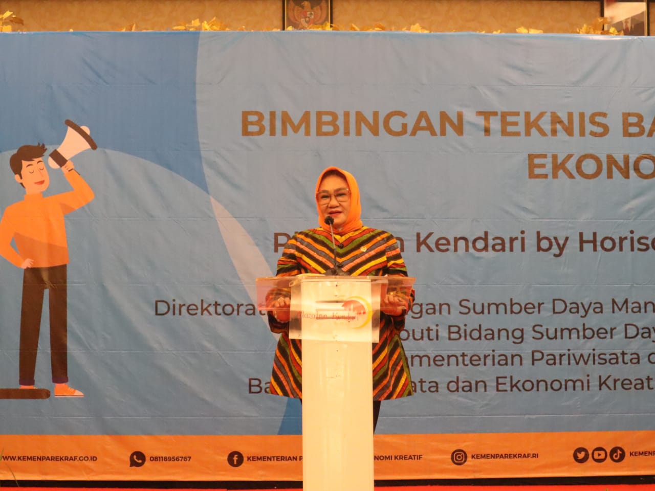 Hari Kartini, Tina Nur Alam Minta Wanita Sulawesi Tenggara Terus Berkreatifitas Tanpa Lupakan Kodrat