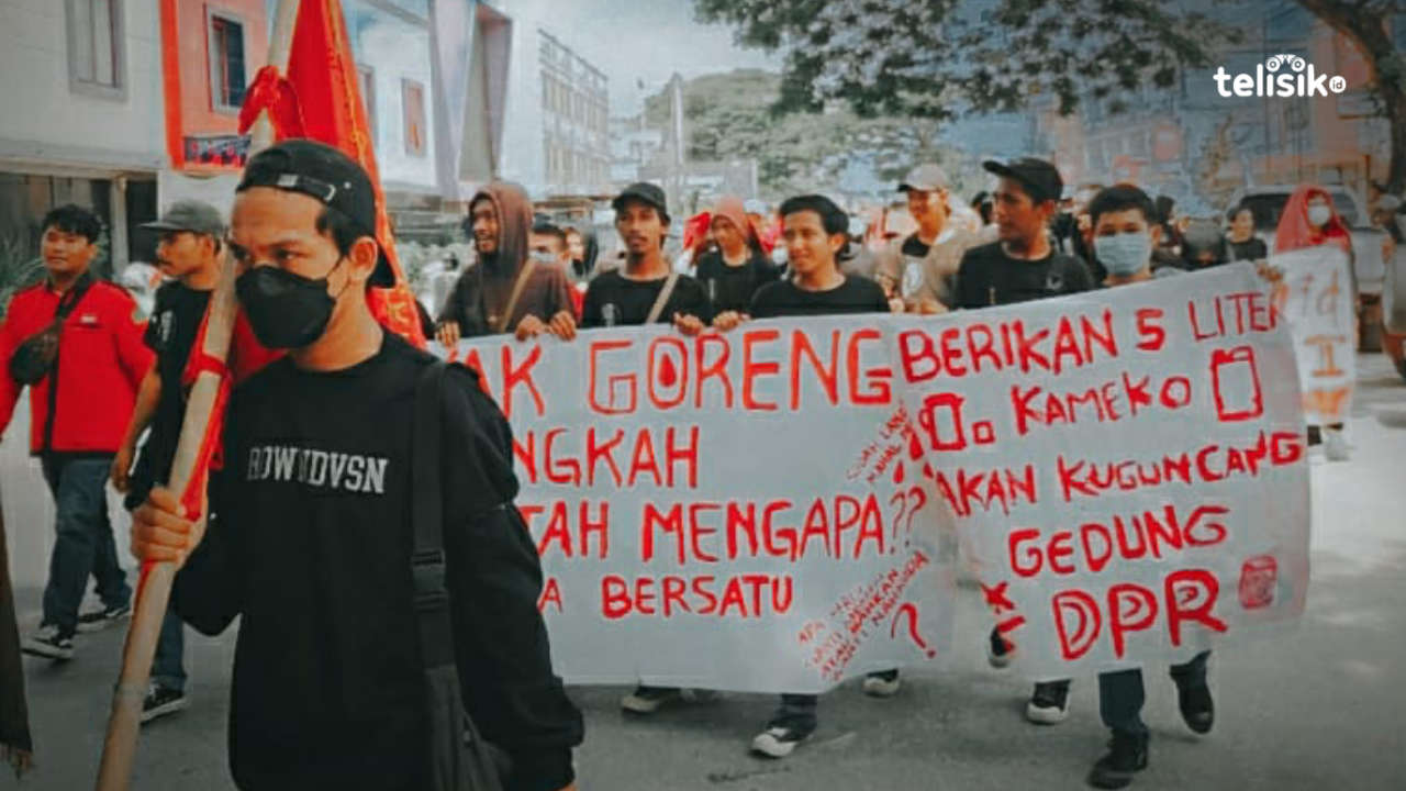 Mahasiswa UMK Bergerak Menuju Kantor DPRD Sultra