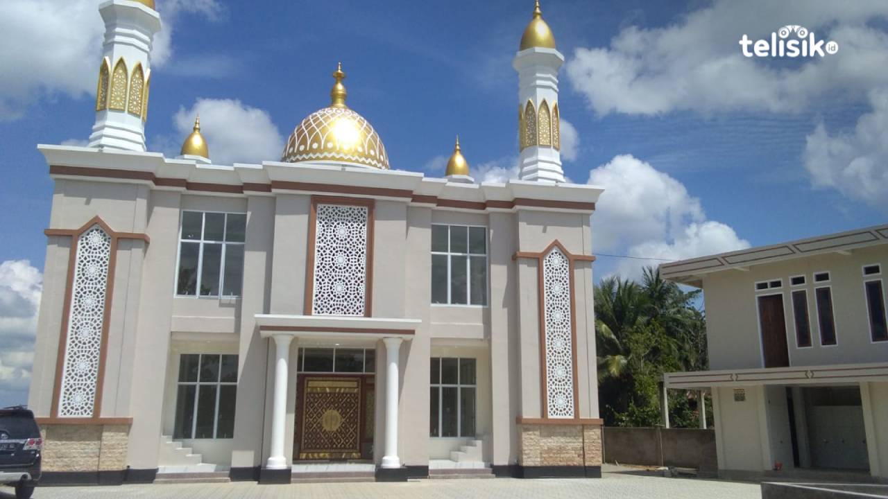 Wujudkan Keinginan Mendiang Istri, Pria di Mubar Bangun Masjid Megah
