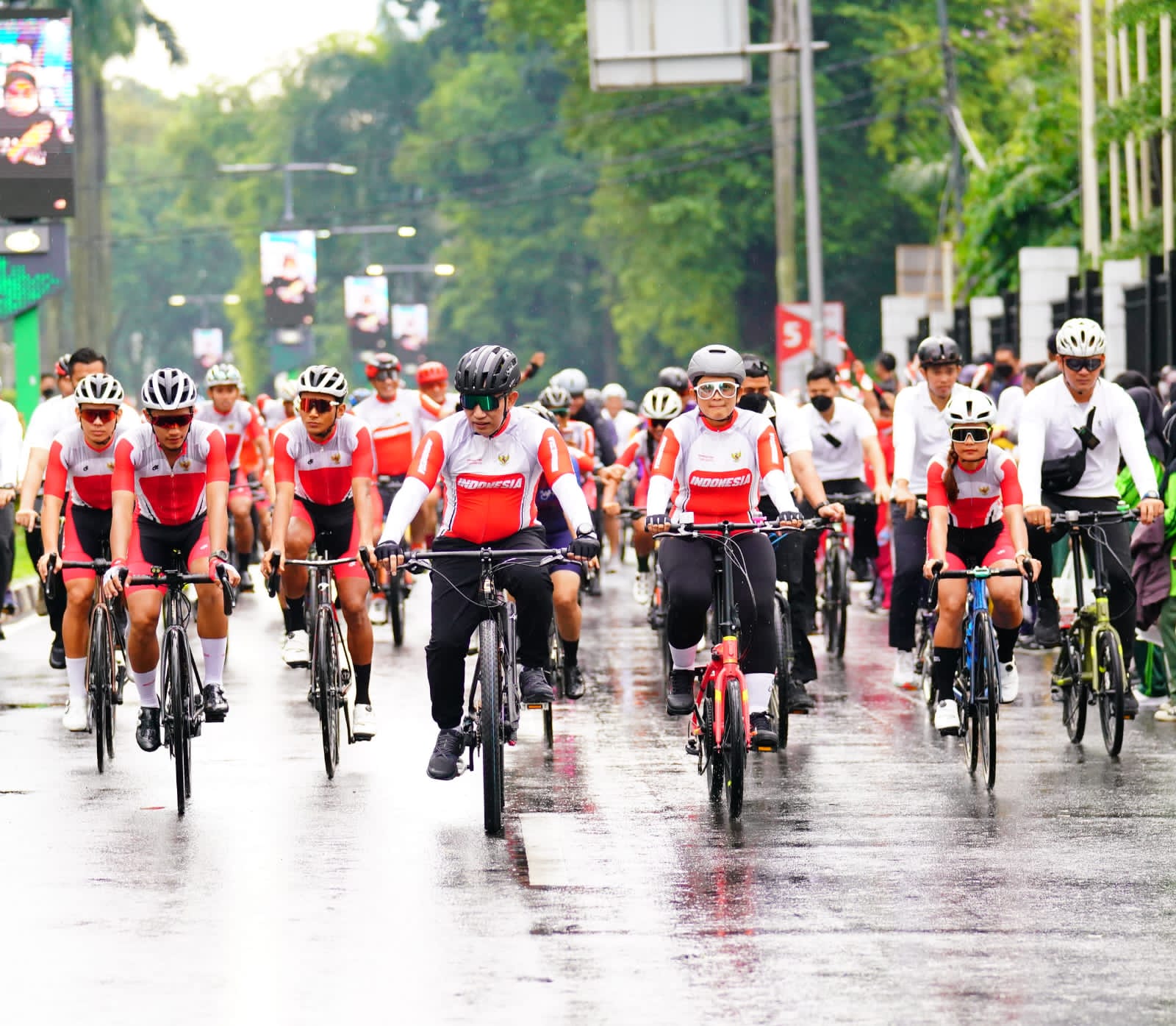 Atlet Sepeda Indonesia Sumbang 8 Medali, Kapolri Parade Kemenangan