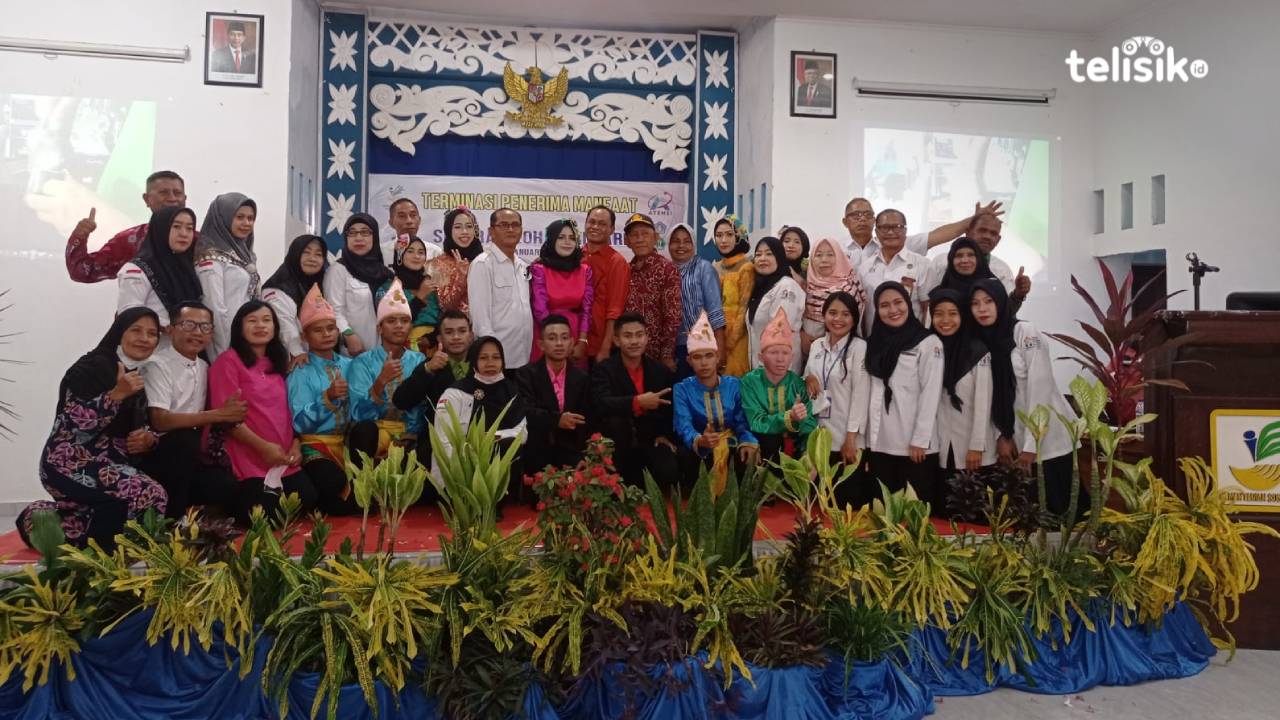 12 Penerima Manfaat Sentra Meohai Kendari Dilepas, Dibekali Mesin Jahit dan Alat Salon
