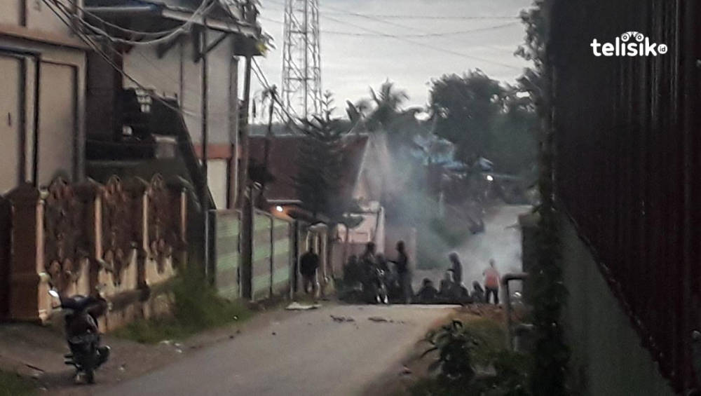 Aksi Saling Serang Pakai Busur dan Parang Terjadi di Jalan Salangga UHO Kota Kendari