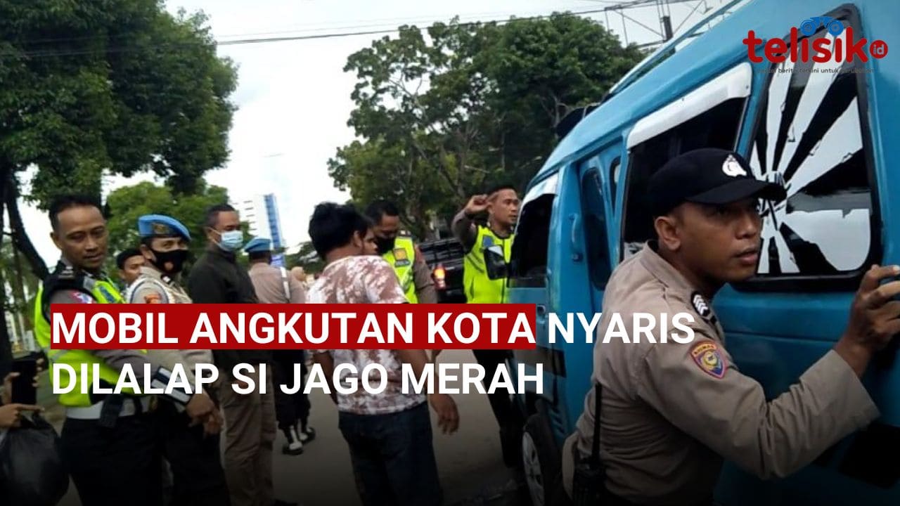 Video: Mobil Angkutan Kota Nyaris Dilalap Si Jago Merah