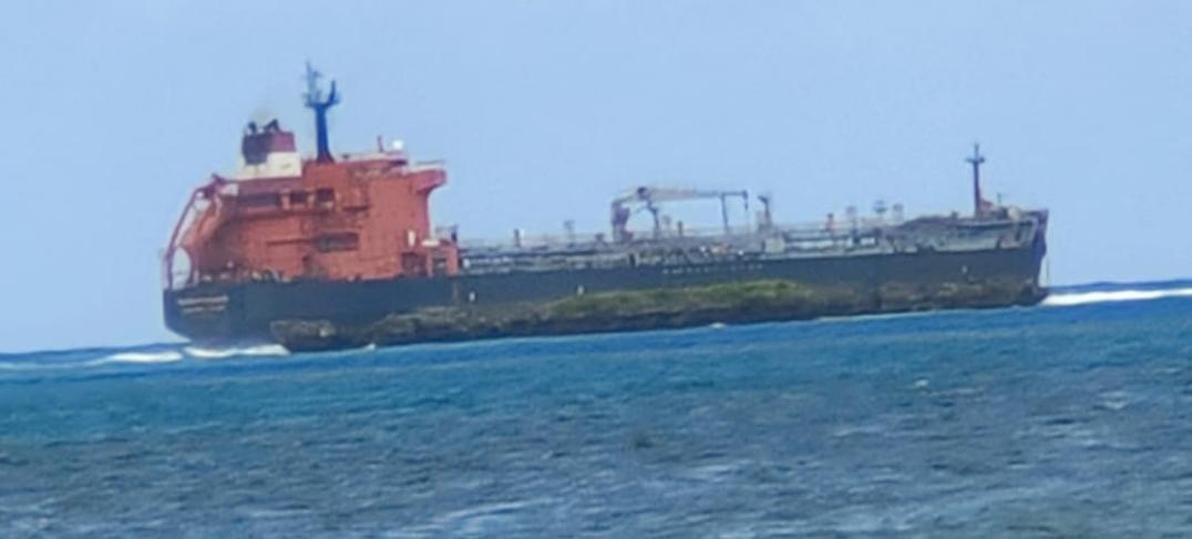 Mati Mesin, Kapal Tanker Pengangkut Premium Karam di Perairan Wakatobi