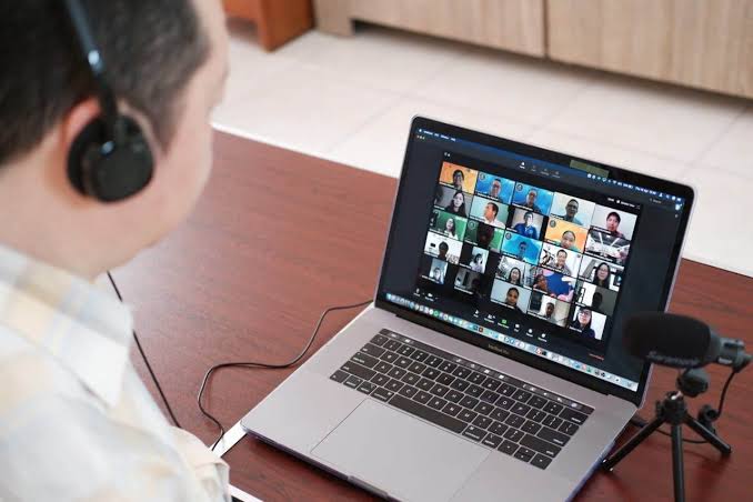 Mau Ganti Background Zoom Meeting di HP dan Laptop? Simak Caranya