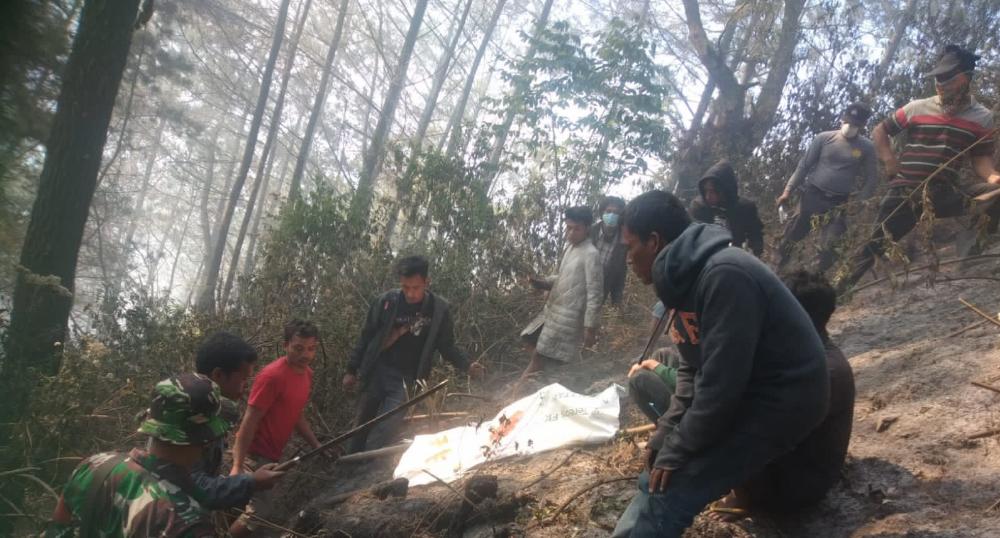 Tergelincir ke Kobaran Api, Seorang Warga Tewas Terpanggang