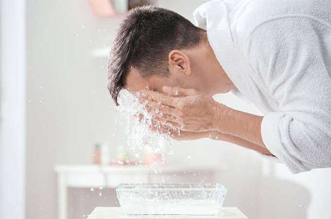 6 Cara Mudah Menjaga Kulit agar Tampak Awet Muda