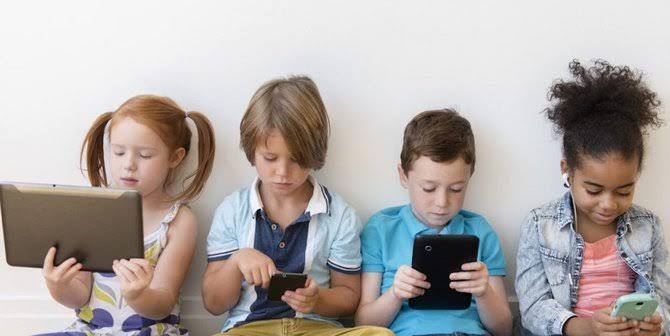 Awas, Ini 6 Tanda Anak Kecanduan Media Sosial  