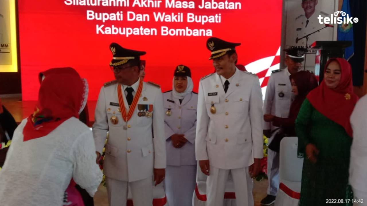Isak Tangis Bupati Bombana Jelang Masa Akhir Jabatan