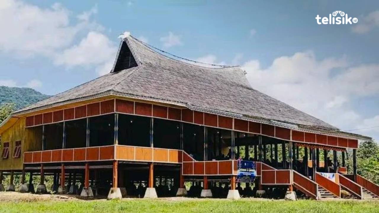 Lestarikan Budaya, Pemkab Bombana Bangun Rumah Adat Moronene