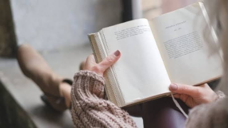 4 Manfaat Membaca Bagi Kesehatan Mental, Sayang Dilewatkan