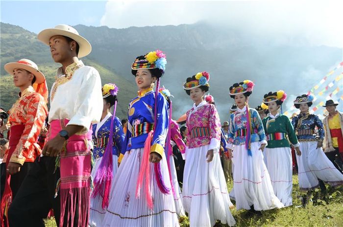 Sebelum Nikah, Wanita Cantik Suku Ini Harus Berhubungan Intim dengan 20 Pria