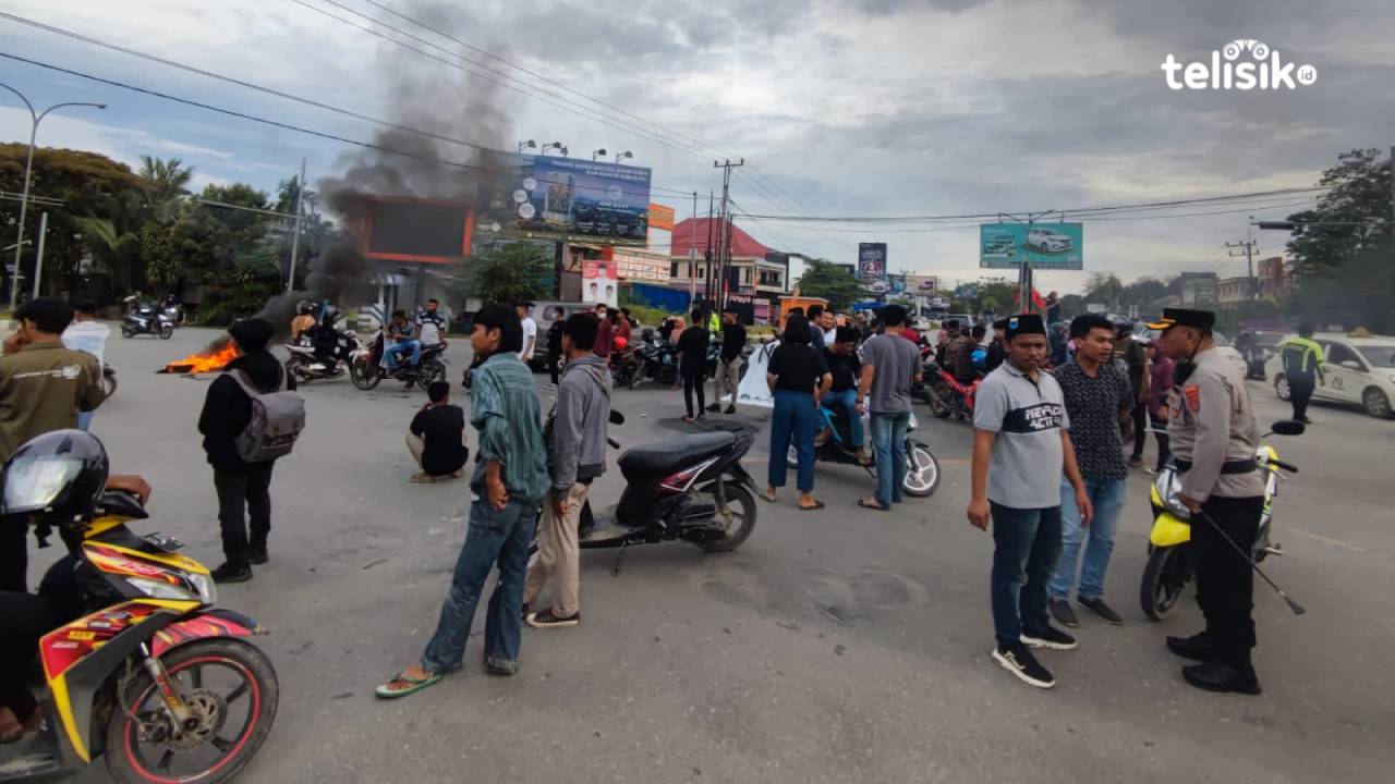 Sejumlah Mahasiswa di Kendari Demo Tolak Kenaikan Harga BBM