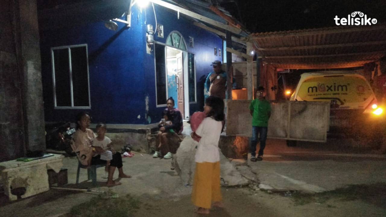Warga Berhamburan Keluar Rumah Pasca Ledakan Bom di Polair