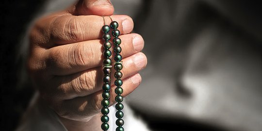 Jangan Tinggalkan Zikir Usai Salat Fardhu, Ini Keutamaannya