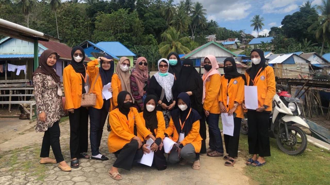 Kontribusi KKN Tematik UHO 2022 Hidupkan Ekonomi Pesisir