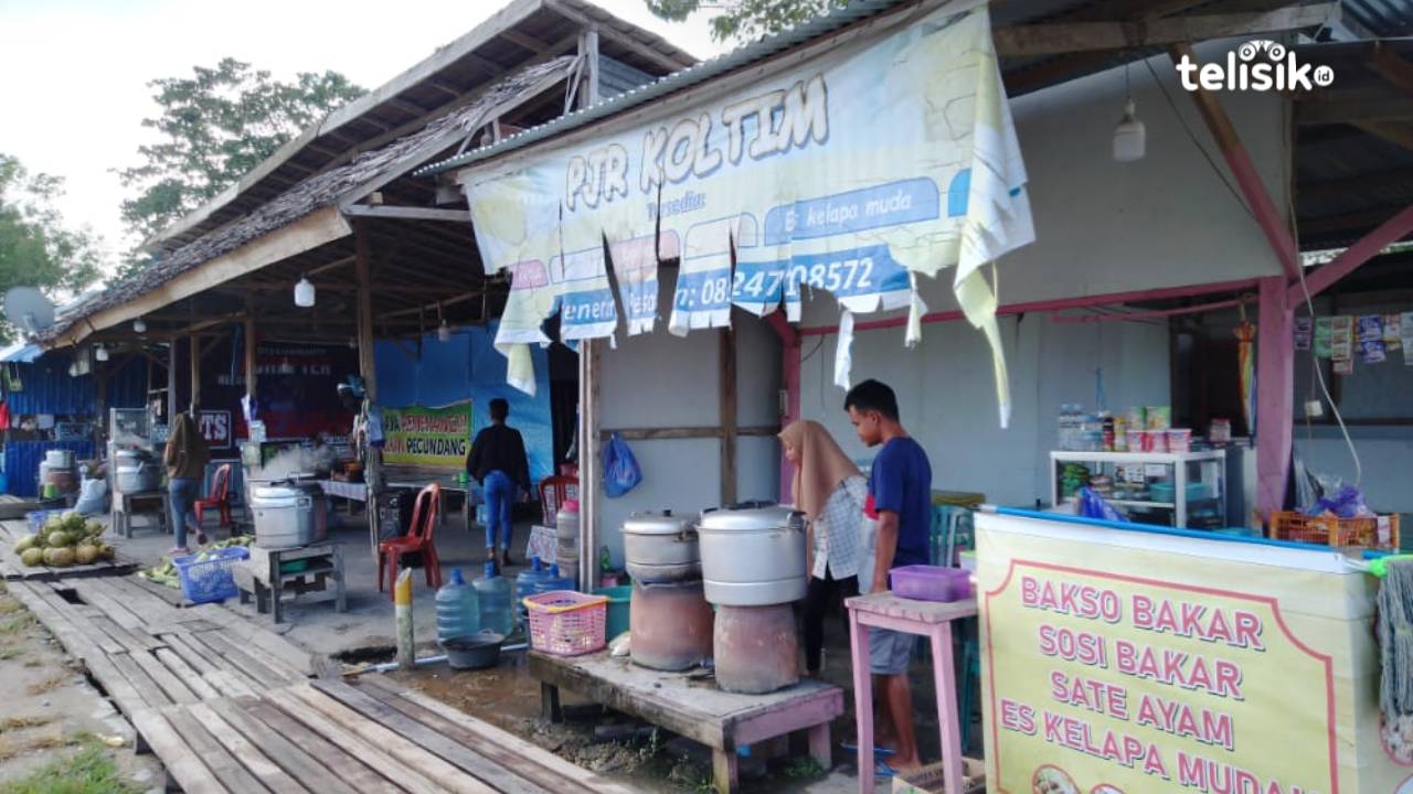 Manfaatkan Peluang Bisnis, Pemuda Ini Buka Usaha Jagung Rebus