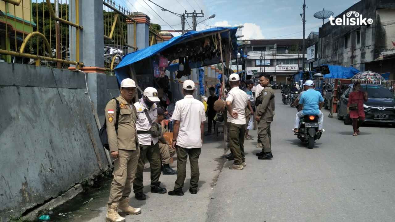 Puluhan Lapak PKL di Kendari Diamankan Pol PP