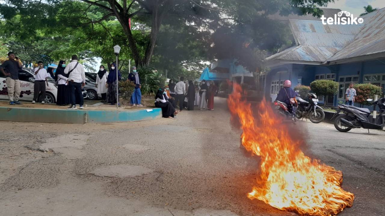 Puluhan Nakes RS Jiwa Demo, Tuntut Honor Penanganan COVID-19