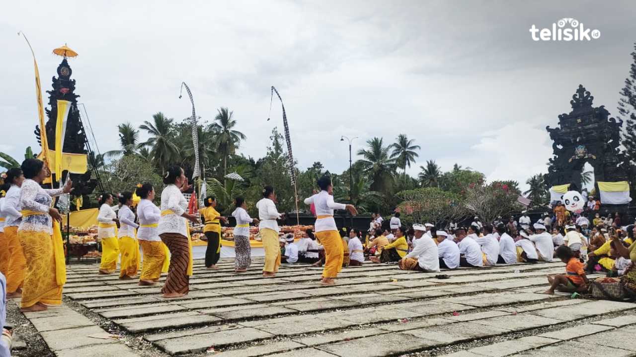 Purnama Kapat, Umat Hindu Kolaka Timur Gelar Piodalan