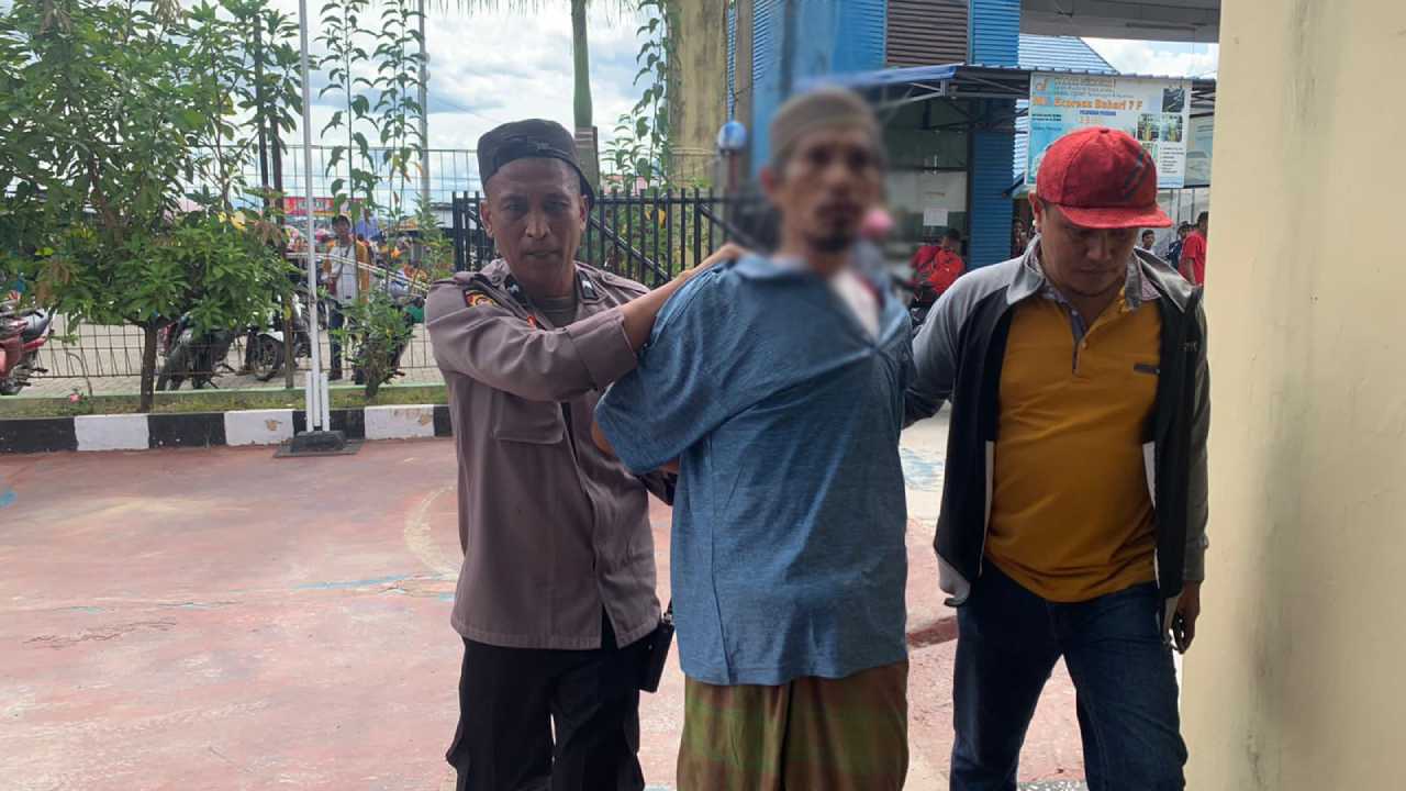 Orang Dalam Gangguan Jiwa Aniaya Penumpang Kapal Cepat Express Bahari 5E