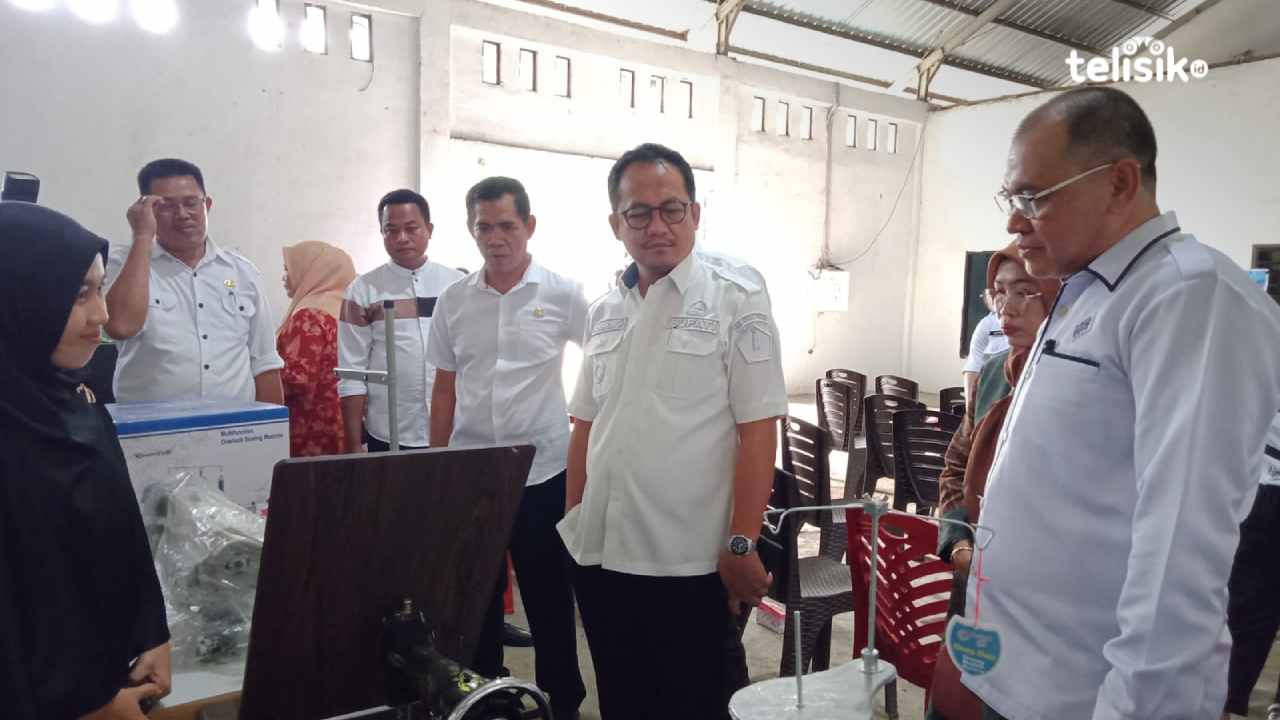 13 Kelompok Usaha Tenaga Kerja Mandiri Terima Bantuan Pemkab Kolaka Utara