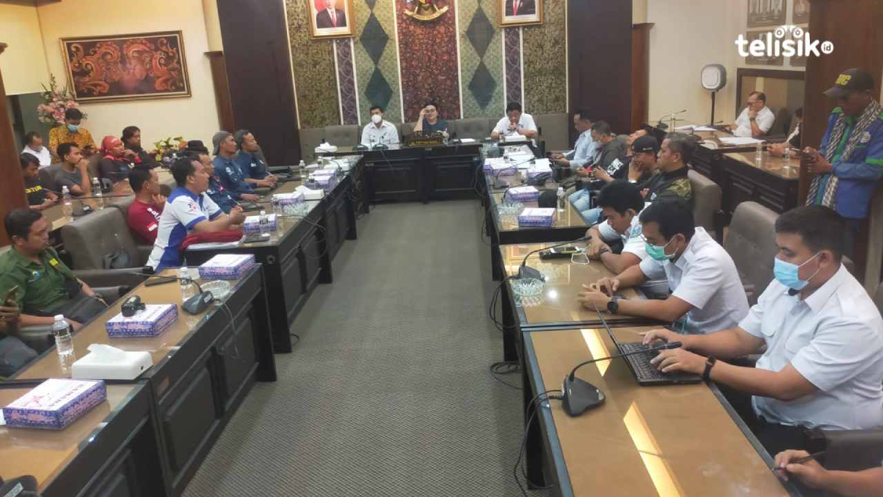 Buruh Minta Gubernur Khofifah Diinterpelasi Gegara Dinilai Tetapkan UMK Bermasalah