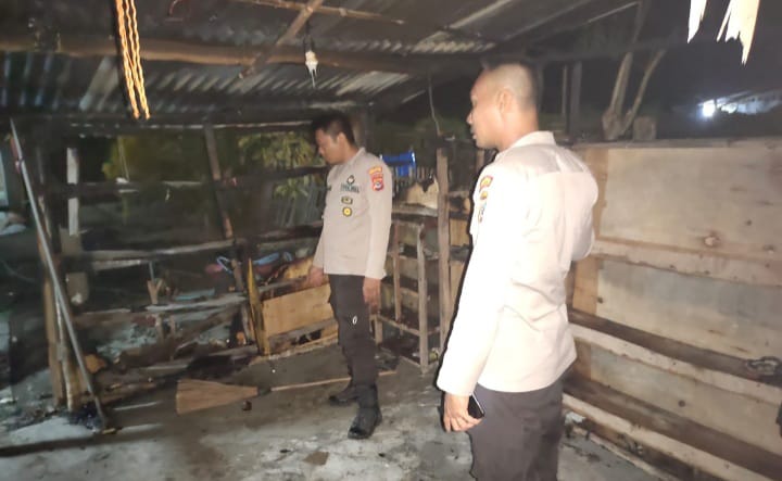 Kios Ukuran 3x4 Hangus Terbakar Diduga karena Obat Nyamuk