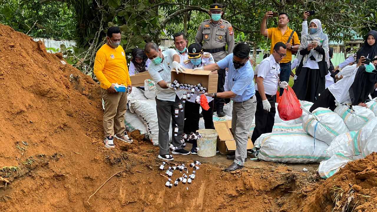 Obat Senilai Rp 1 Miliar Dimusnahkan di Muna Barat