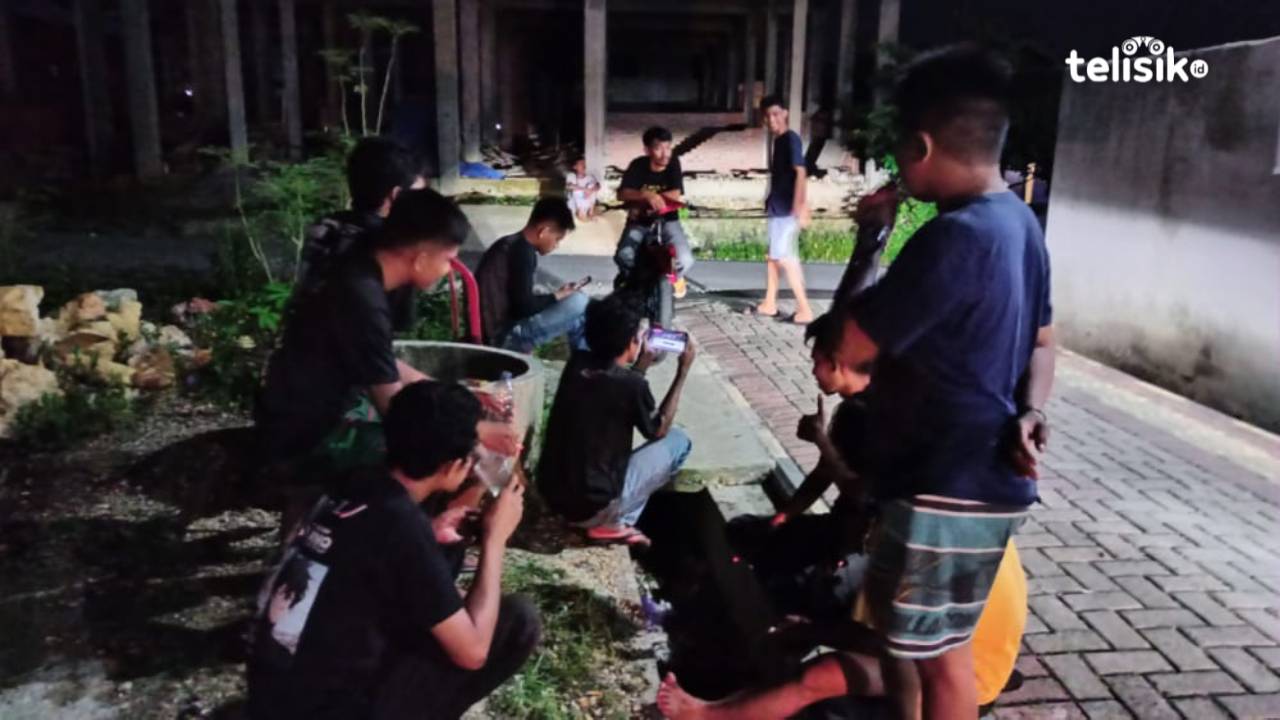 Tetap Seru Meski Nonton Bareng Piala Dunia Lewat Telepon Genggam