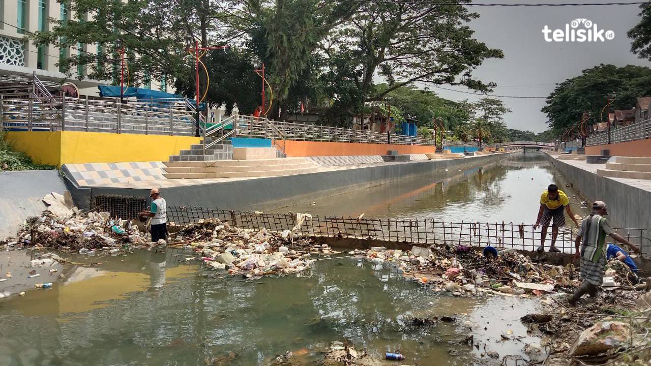 Bakal Jadi Ikon Wisata, Kali Kadia Dipenuhi Sampah