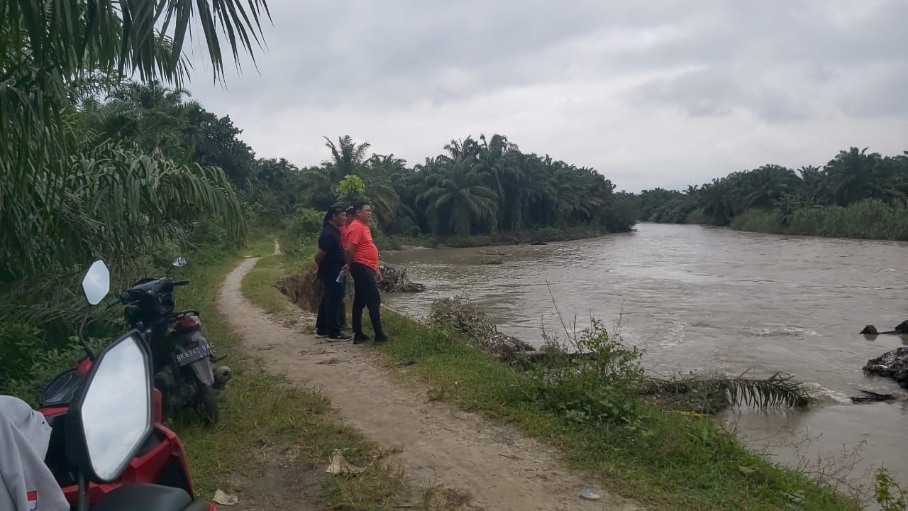 PDIP Desak Pemerintah Sumatera Utara Perbaiki Tanggul Rusak