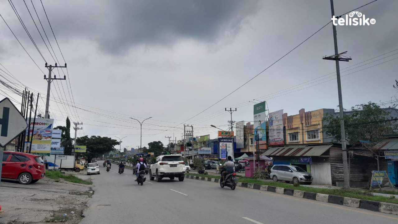 Sejumlah Daerah Sulawesi Tenggara Diprediksi Hujan Serta Guntur dan Angin Kencang