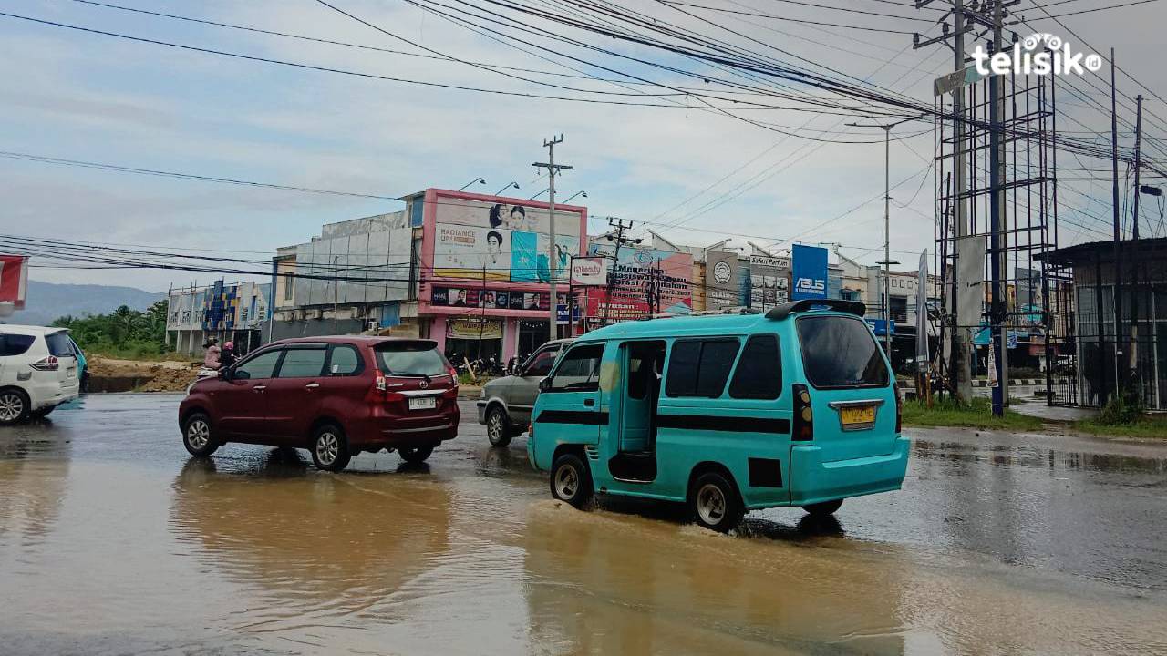 Tak Ada Drainase Picu Genangan Air Penuhi Badan Jalan di Kendari