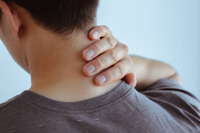 4 Tips Alami Kencangkan Kulit Leher