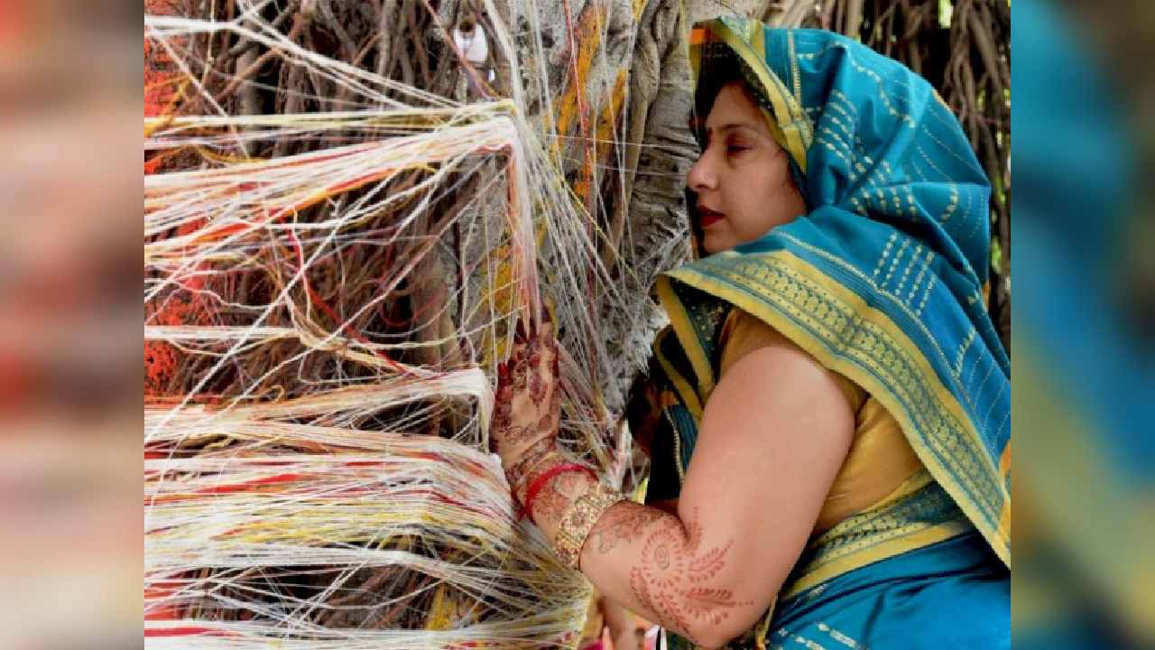 Demi Hilangkan Kutukan, Wanita Cantik di Negara Ini Wajib Menikahi Pohon Pisang