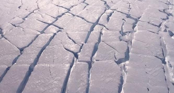 Doomsday Glacier Meleleh Picu Kenaikan Air Laut Dahsyat
