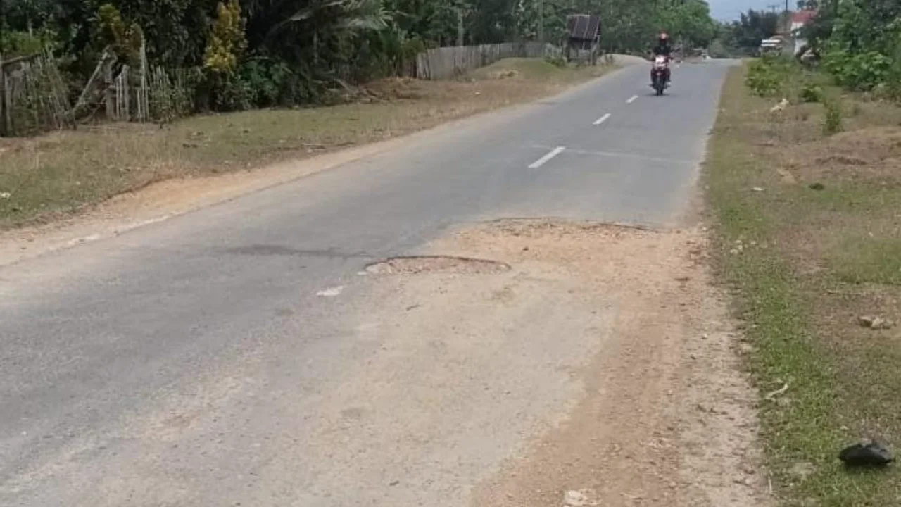 Infrastruktur Jalan di Muna Barat Dikeluhkan Warga