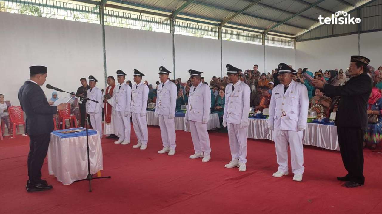 Kepala Desa Terpilih Kolaka Timur Dilantik di Kecamatan