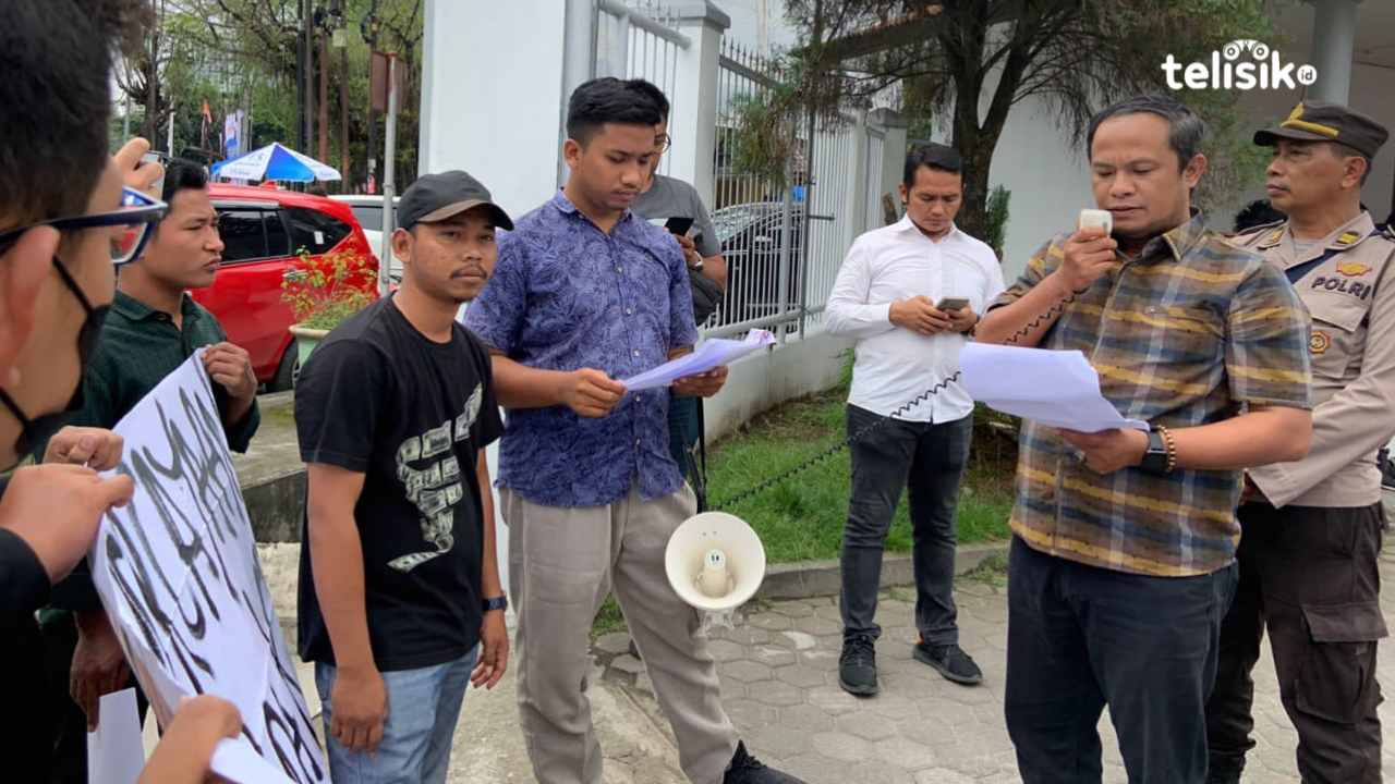 Mahasiswa Duga Komisioner KPU di Labuhanbatu Utara Diduga Berpihak ke Calon