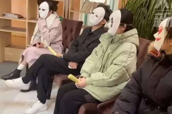 Unik, Perusahaan di China Wajibkan Wawancara Kerja Pakai Topeng