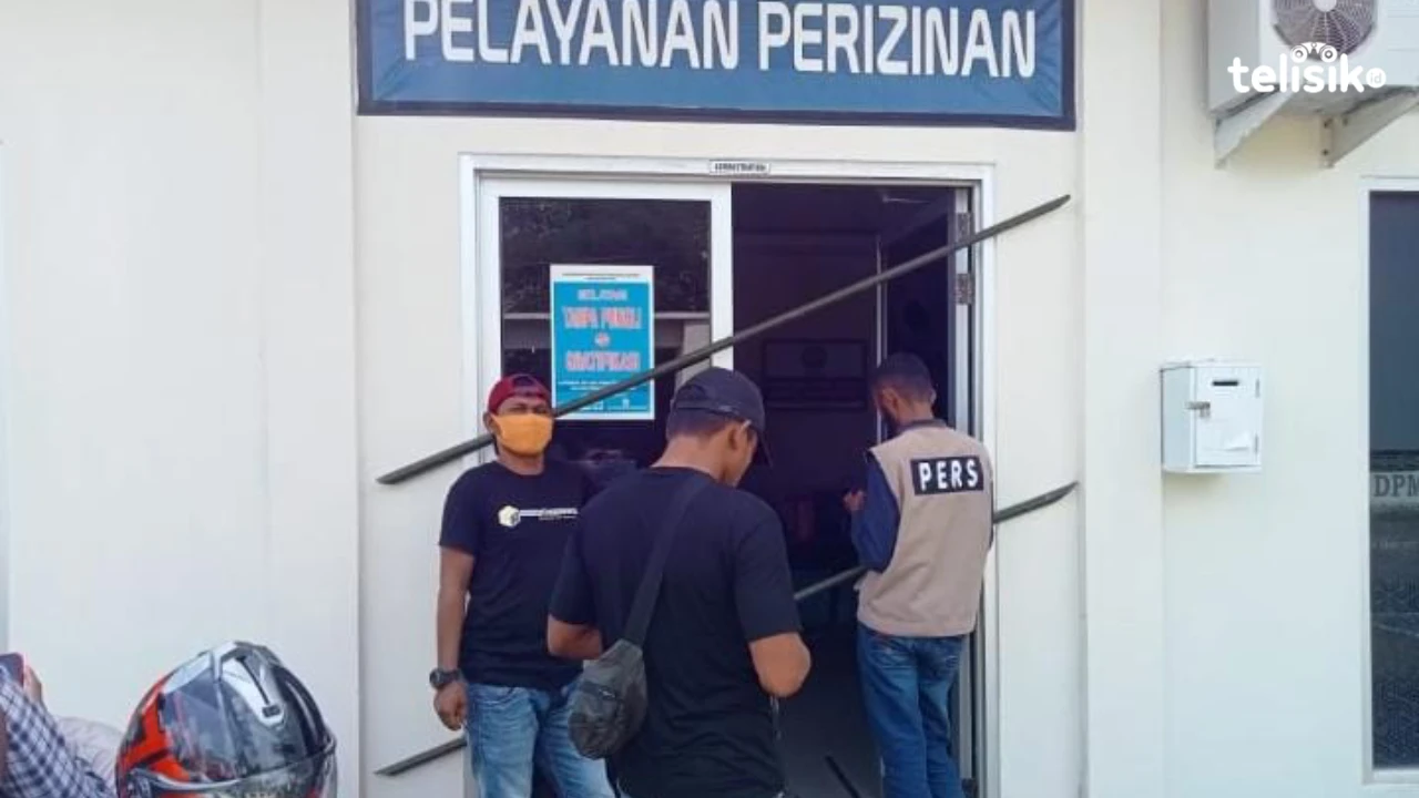 Dipecat, Tenaga Honorer DPMPTSP Segel Kantor